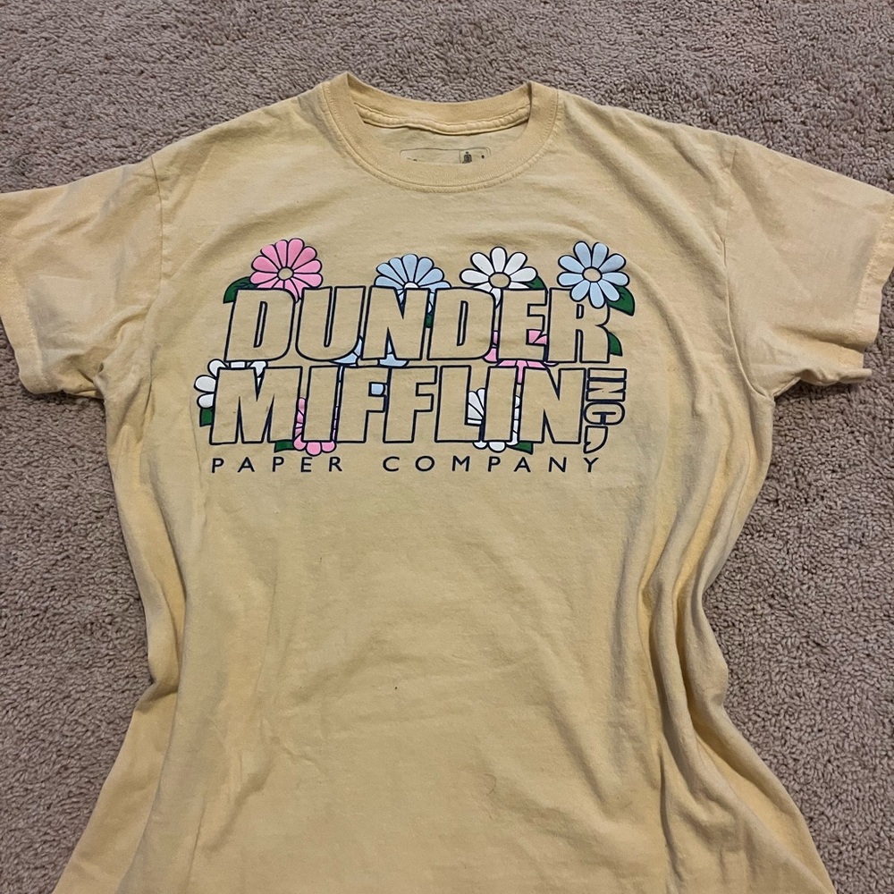 Dunder Mifflin size M graphic tee